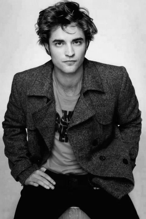 Edward Cullen Robert Pattinson, Robert Pattinson Twilight, Robert P, Robert Douglas, Twilight Edward, Twilight Photos, Edward Bella, Cedric Diggory, Edward Cullen