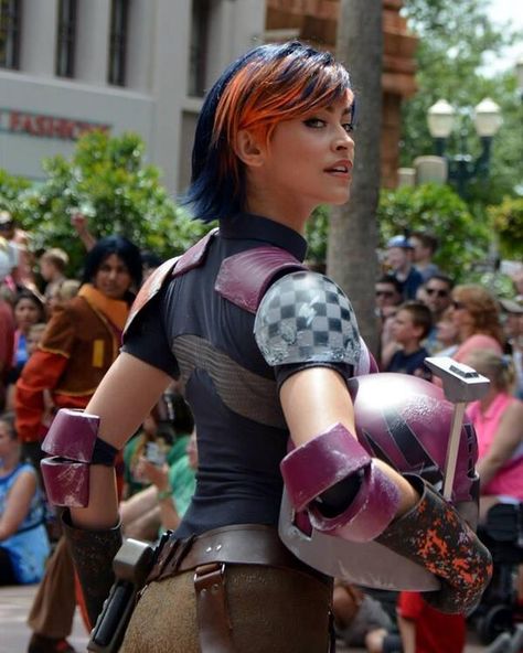 Sabine Rebels, Sabine Wren, Star Wars Background, Mandalorian Armor, Star Wars Celebration, Star Wars Costumes, Star Wars 2, Star Wars Rpg, Cool Cosplay