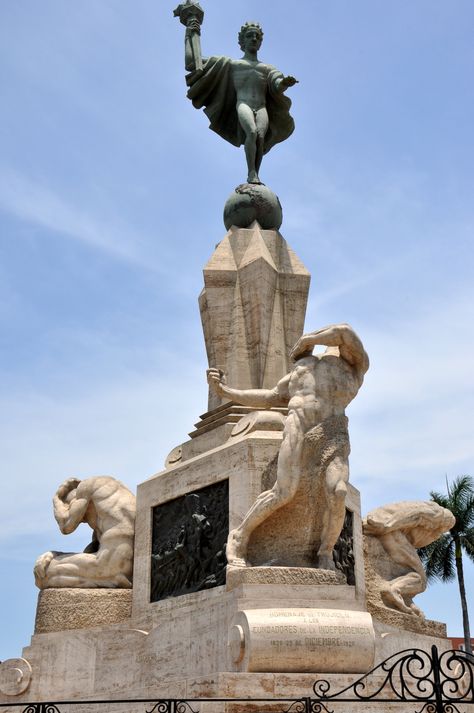 Monument in Trujillo, Peru Trujillo Peru, Bronze Sculpture, Statue Of Liberty, Peru, Monument, Vision Board, Statue, Sculpture