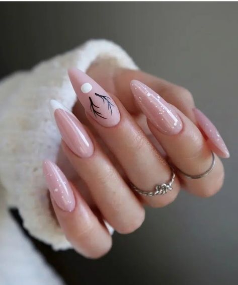 Pink Cristhmas Nails, Pink And White Nails Christmas, Nails December Winter, Nail Inspo For Winter, Winter Almond Nails Ideas, Pink Nails Christmas, Christmas Pink Nails, Simple New Years Nails, Winter Nails Almond