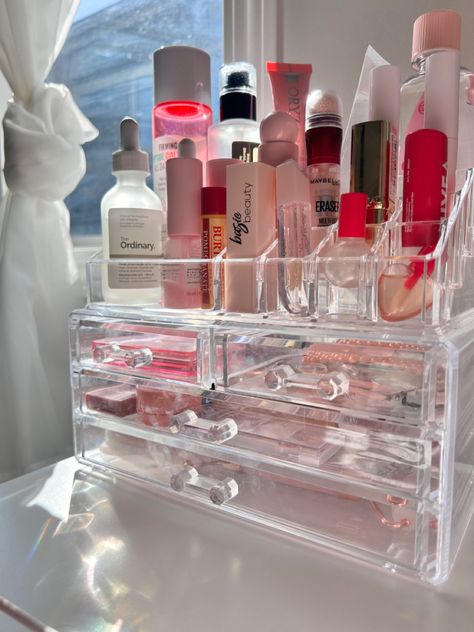 K-beauty aesthetic ;) Makeup Collection Storage, Cute Nail Polish, Dream Makeup, Jewelry Hair Accessories, Nail Polish Storage, Nail Polish Organizer, Room Refresh, Beauty Aesthetic, Vanity Bathroom