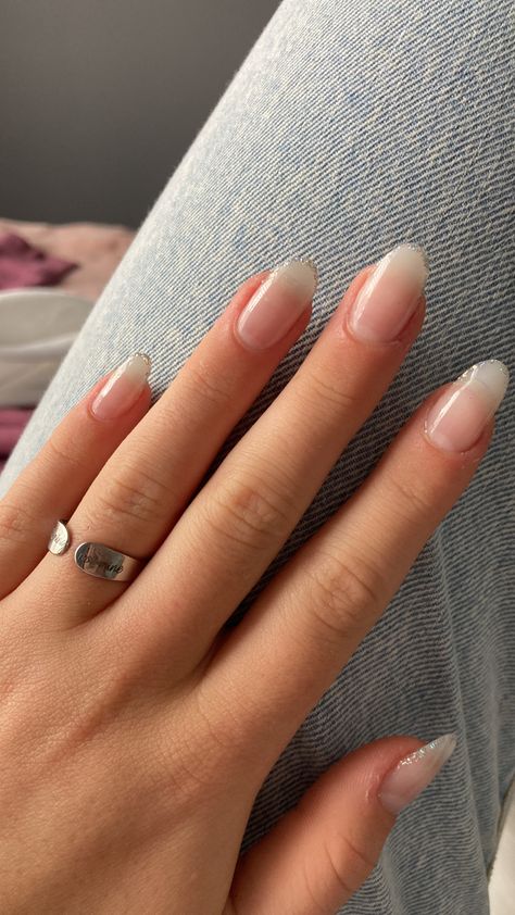 Sparkle Almond Nails, French Nails Ombre, Ombré Glitter Nails, Nails Pink White, Ombré Glitter, Glitter Tips, Nails Ombre, Ombre Glitter, Nails Pink