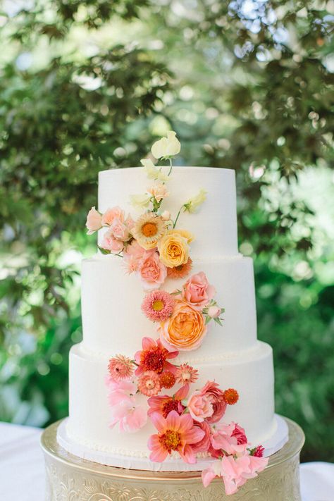 August Wedding Colors, Wedding Cake With Flowers, Cake With Flowers, Enchanted Garden Wedding, Simple Wedding Cake, Cool Wedding Cakes, Wedding Cakes With Flowers, Sunset Wedding