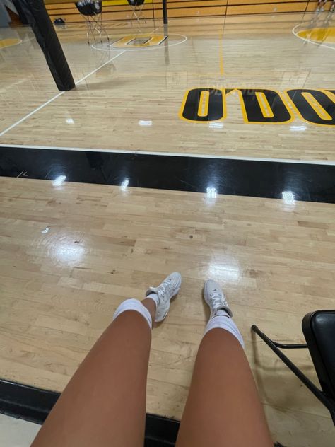 Volleyball Playlist Cover, Volleyball Practice Aesthetic, Volleyball Snapchat, Volleyball Snaps, Nails For Volleyball, Volleyball Snap, Volleyball Gym, Volleyball Pics, Volleyball Motivation