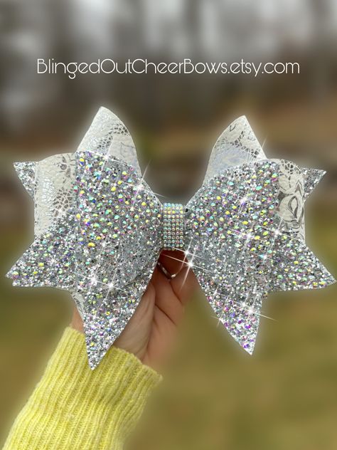 Competition Cheer Bows, Bow Styles, Competition Cheer, Competition Bows, Team Cheer, Bling Bows, Competitive Cheer, Cheer Team, Cheer Bow