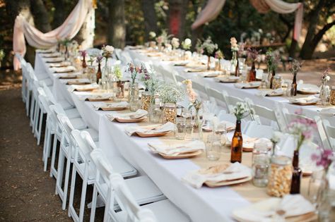 rustic table Wedding Food Table, Bottle Centerpieces, Eco Wedding, Tables And Chairs, Table Set Up, Food Table, Wedding Boho, Wedding Table Settings, Green Wedding Shoes