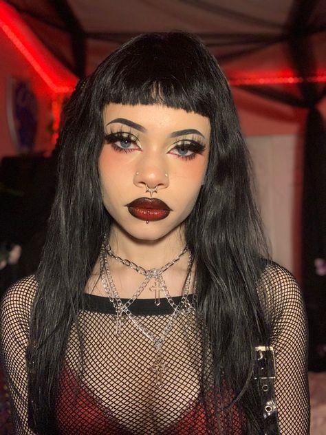 Red And Black Make Up Look, Makeup Ideas Red And Black, Red And Black Halloween Makeup, Red Makeup Looks Aesthetic, Simple Red And Black Makeup, Black Red Lips, Gothic Formal Makeup, Red And Black Eyeshadow Looks, Red And Black Makeup Full Face