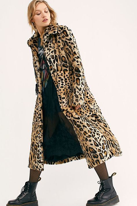 Leopard Print Coat Outfit, Conservative Outfits, Leopard Coat, Leopard Jacket, Leopard Print Coat, Leopard Print Jacket, Animal Print Fashion, Print Coat, Coat Outfits