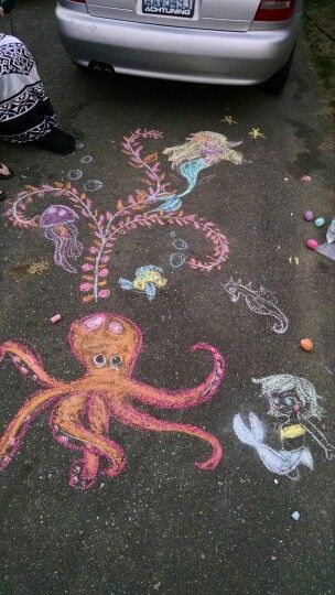 Chalk Art Ocean, Under The Sea Chalk Art, Under The Sea Drawings, Chalk Markers Art, Sea Ideas, Fun Chalk Art, Chalk Ideas, Sea Drawing, Side Walk