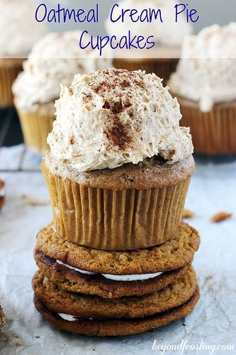 Brown Sugar Spice Cupcakes with Oatmeal Cream Pie Frosting | http://beyondfrosting.com | #cupcakes #oatmealcreampie #marshmallow Mm Cupcakes, Twix Cupcakes, Cream Pie Cupcakes, Oatmeal Cream Pie, Pie Cupcakes, Oatmeal Cream Pies, Oatmeal Cream, Spice Cupcakes, Oreo Dessert