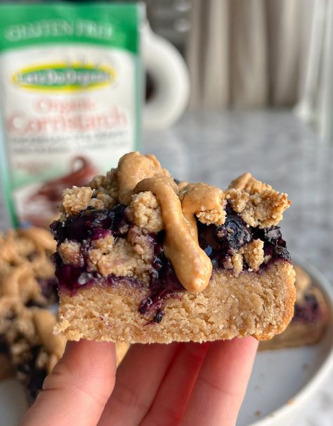 Irresistible Plant-Based and Gluten-Free PB & J Bars Jam Bars, Protein Donuts, Vegan Cookie Dough, No Bake Snacks, Baked Banana, Breakfast Bars, Crumble Topping, Paleo Dessert, Vegan Cookies