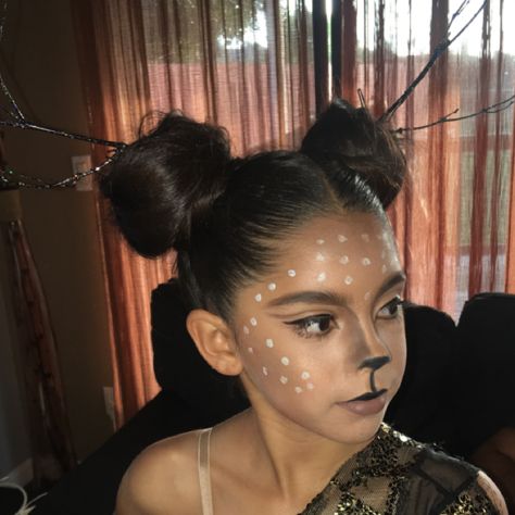 Diy Deer Halloween Costumes For Women, Reindeer Halloween Makeup, Dear Face Paint, Rain Deer Makeup, Deer Makeup Look, Animal Face Makeup, Deer Face Makeup, Cute Deer Makeup, Deer Face Paint