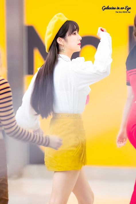 Irene Yellow Outfit, Reve Festival Day 2, Red Velvet Outfit, Velvet Outfit, Stage Dress, Rv Irene, Seulgi Instagram, Irene Bae, Star Comics