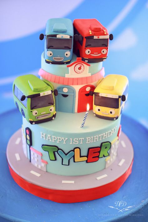 Tayo Bus Cake, Bus Cake Design, Tayo Birthday Theme, Tayo Bus Birthday Party Ideas, Tayo Birthday Party, Titipo Train Cake, Tayo Cake Ideas, Tayo The Little Bus Birthday Cake, Tayo Cake