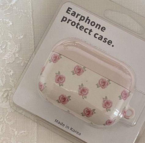 Aesthetic Airpods Case, Airpods Case Aesthetic, Fone Apple, Creative Iphone Case, Iphone Obsession, Pretty Iphone Cases, Pretty Phone Cases, Earphone Case, Girly Accessories