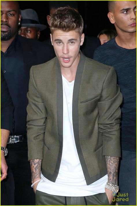 Justin Bieber Music, Book Release Party, Usher Raymond, All About Justin Bieber, Cr Fashion Book, Justin Bieber News, Justin Bieber Style, Justin Bieber Wallpaper, Carine Roitfeld