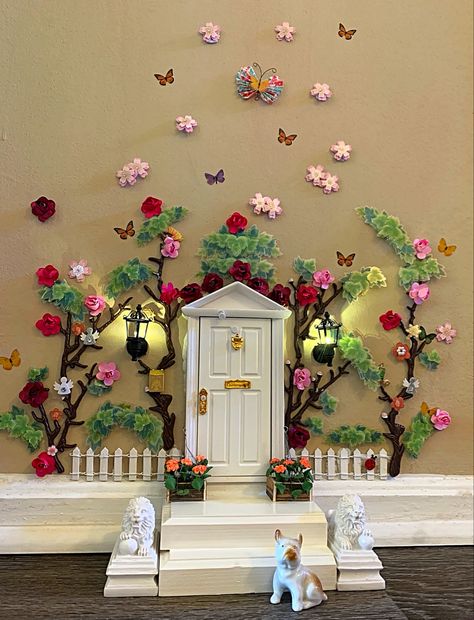 Photo of a fairy door I built in my hallway Fairy Garden Accessories Diy, Opening Fairy Doors, Tooth Fairy Door, Tooth Fairy Doors, Fairy Ideas, Girls Dollhouse, Fairy Garden Decor, Door Kits, Fairy Door