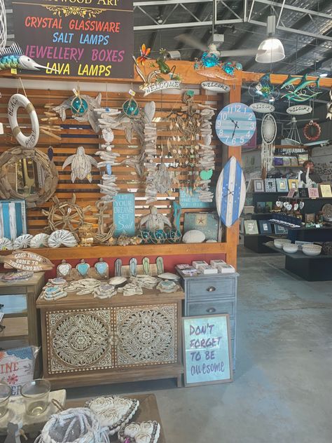 beach decor trinkets Beachy Small Business, Beach Gift Shop, Beach Shop Aesthetic, Beach Souvenir Shop, Beach Shack Aesthetic, Bloxburg Resort, Beach Shack Decor, Beach Shack Interior, Surf Shop Aesthetic