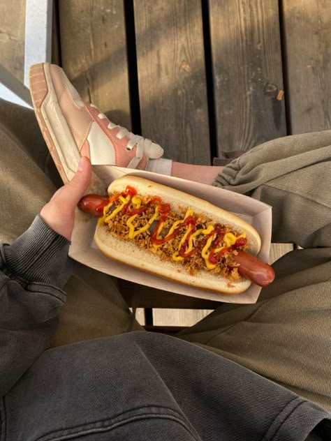 Hotdogs Aesthetic, Hot Dog Aesthetic, Autumn Bbq, Hotdog Sandwich, Food Projects, Dog Shop, Growing Food, Food Festival, Dog Photos