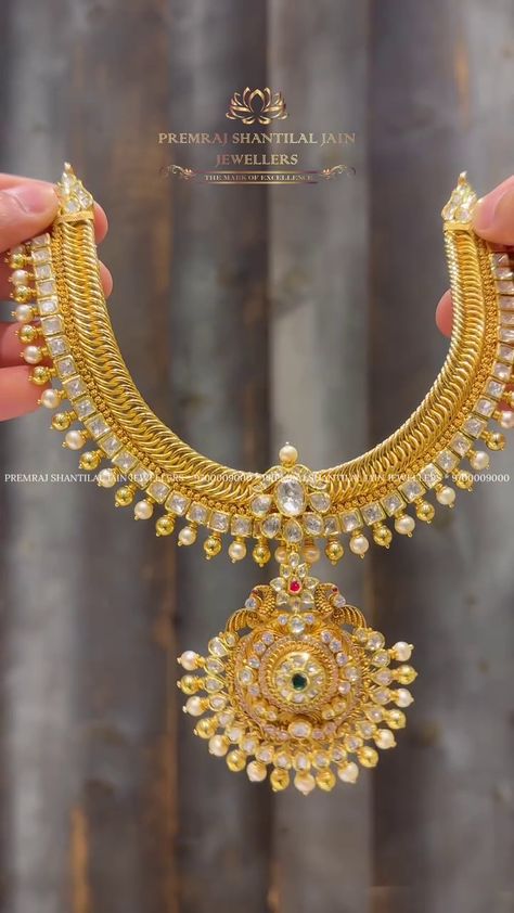 Jalebi Design Necklace From 'Premraj Shantilal Jain Jewellers' • South India Jewels Jalebi Necklace Designs, Jalebi Design Necklace, Jalebi Necklace Gold, Jalebi Necklace, Jadtar Jewellery Necklaces, Gold Jadtar Necklace, Ganga Jamuna Necklace Gold, Premraj Shantilal Jain Jewellers, White Stone Necklace