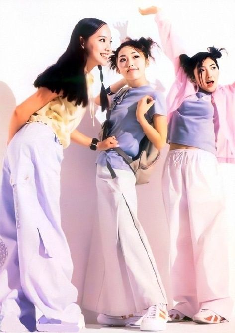 ��👡 on Twitter: "… " Maria Core, Nostalgia Ultra, 1990s Aesthetic, Eugene Kim, 일본 패션, Outfit Collage, 90s Aesthetic, Character Inspo, Pop Fashion