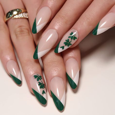 Saint Patrick Nail, St Patricks Day Nails, Nails Glossy, Nagellack Trends, Press On Nails Medium, Medium Almond, Green Nail Designs, Nails Medium, Nails For Women