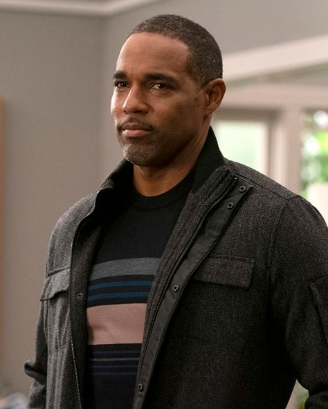 Jason George as Ben Warren — Grey's Anatomy Season 16 Episode 13: Save the Last Dance for Me #GreysAnatomy Jason George, Grey's Anatomy Doctors, Greys Anatomy Episodes, Watch Gilmore Girls, Save The Last Dance, The Last Dance, Greys Anatomy Characters, Grey Anatomy Quotes, Station 19