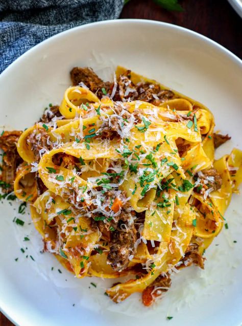 Chuck Roast Ragu Recipe - Bonappeteach Chuck Roast Ragu, Slow Cook Chuck Roast, Braised Chuck Roast, Best Bolognese Sauce, Ribbon Pasta, Bolognese Pasta, Creamed Beef, Tagliatelle Pasta, Beef Ragu