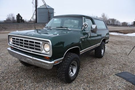 1975 Dodge Ramcharger SE 4x4 440 Big Block Rust Free Original Paint Classic - Classic Dodge Ramcharger 1975 for sale Dodge 300, Dodge Pickup Trucks, Old Dodge Trucks, Dodge Ramcharger, Dodge Pickup, Dodge Truck, Dodge Chrysler, Dodge Trucks, Ram Trucks