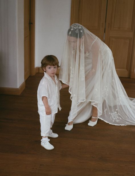 French Wedding Dress, Simon Porte Jacquemus, Ludovic De Saint Sernin, French Designers, Parisian Wedding, Parents Wedding, Unique Wedding Photos, Candid Wedding Photos, French Girl Style