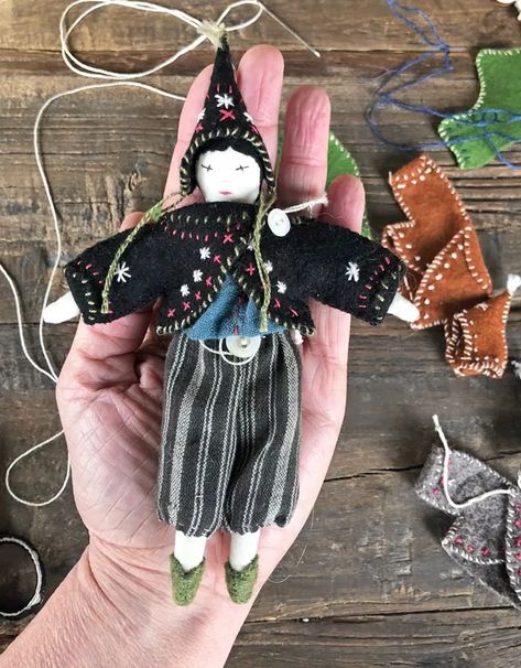 Tiny Rag Doll, Ann Wood, Folk Doll, Small Sewing, Sewing Tutorials Free, Black Retro, Tiny Dolls, Doll Tutorial, Waldorf Dolls