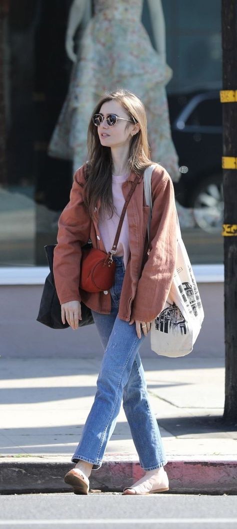 Lilly Collins Outfit Street Styles, Lilly Collins Outfit Casual, Lily Collins Casual Style, Lily Collins Style Casual Outfits, Lily Collins Outfit Casual, Lilly Collins Street Style, Lily Collins Outfit, Lily Collins Casual, Lily Collins Street Style