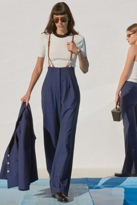 Suspenders Women Outfits, 80s Outfits For Women, Women Suspender Outfits, 90 Street Style, Suspenders Outfits, Women In Suspenders, Suit With Suspenders, Outfits With Suspenders, Suspenders Outfit