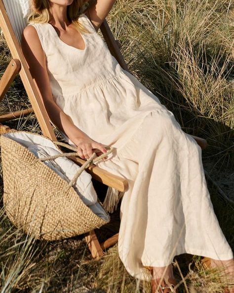 🌿 Embrace Comfort and Style with our Linen and Cotton Dresses! 🌸 Discover the Natural Elegance at www.thevieni.com 🛍️ Perfect for Effortless Summer Days - Shop Now! #LinenDress #CottonFashion #NaturalElegance #SummerStyle #ComfortAndStyle #ShopNow #Vieni Maxi Linen Dress, White Linen Trousers, Blue Linen Dress, Black Linen Dress, White Linen Dresses, Linen Clothing, Dress For Summer, Linen Maxi Dress, Black Linen