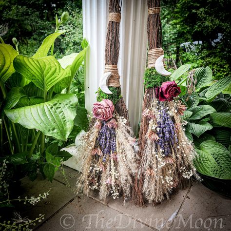 Life Size Crystal Altar Witch Broom / Besom, Protection, Warding, Altar Protection, Aura Quartz Druzy, Jump the Broom, New Life - Etsy Flower Broomstick, Besom Broom Diy, Decorated Brooms, Witches Broom Diy, Broom Decorations, Witches Crystals, Fall Broom, Herb Crafts, Wedding Brooms