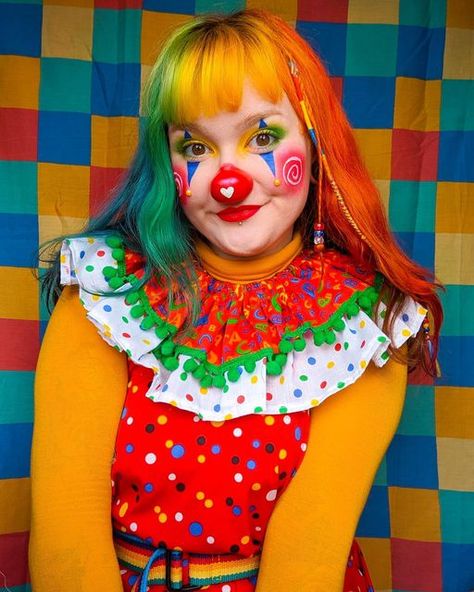 🌈Shan Sunshine🌞 on Instagram: "More kidcore clown collars, scrunchies and cuffs for sale over on @shandelionmakes ??? Don’t mind if I do!! ✏️ - #makeup #clowncore #clown #clowns #clowngirl #kidcorefashion #clownart #kidcore #rainbow #rainbows #rainbowhair #rainbowfringe #clownfit #outfit #outfitoftheday #ootd #clownruff #kidcoreaesthetic #clownaesthetic #clowncoreaesthetic #dopaminedressing #clowning #clownmakeup #clownnose" Clown Costume Colorful, Rainbow Clown Outfit, Rainbow Clown Costume, Clowncore Aesthetic Outfits, Clown Aesthetic Outfit, Clown Outfit Aesthetic, Clown Costume Aesthetic, Cute Clown Outfit, Rainbow Clown Makeup