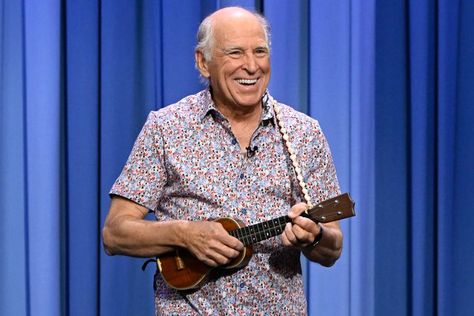 Jimmy Buffett Gives Surprise Performance After May Hospitalization Jimmy Buffett Margaritaville, Parrot Head, Billboard Magazine, Alan Jackson, Ll Cool J, Jimmy Buffett, Jack Johnson, Entertainment Tonight, Ear Candy