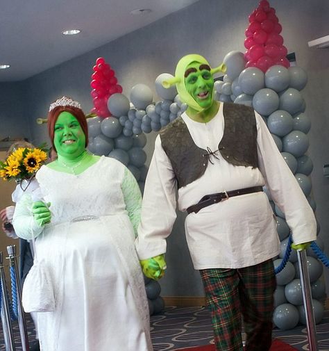 Another Shrek Wedding Shrek Wedding, Ugly Wedding Dress, Tacky Wedding, Wedding Fail, Princess Fiona, Funny Dresses, Wedding Humor, Shrek, Fairytale Wedding