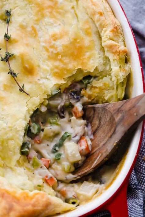 Vegetarian Pot Pie Vegetarian Pot Pie Recipe, Seasoned Vegetables, Panini Recipes Chicken, Easy Chicken Pot Pie Recipe, Vegetarian Pot Pie, Vegetable Pot Pies, Homemade Chicken Pot Pie, Chicken Pot Pie Recipe, Pot Pie Filling