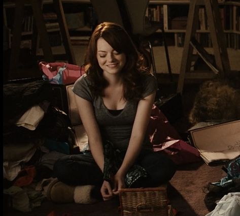 Easy A Aesthetic Movie, Olive Penderghast Aesthetic, Easy A Movie Aesthetic, Olive Easy A, Easy A Emma Stone, Emma Stone Aesthetic, Easy A Movie, Olive Penderghast, Girls Night Movies