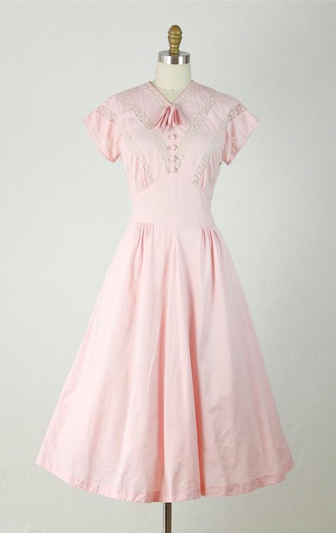 Cupcake Pink, Vintage Pink Dress, Dress Bodice, Back Skirt, Fashion 1950s, 1940s Dresses, Lightweight Dress, Skirt Vintage, 50s Dresses