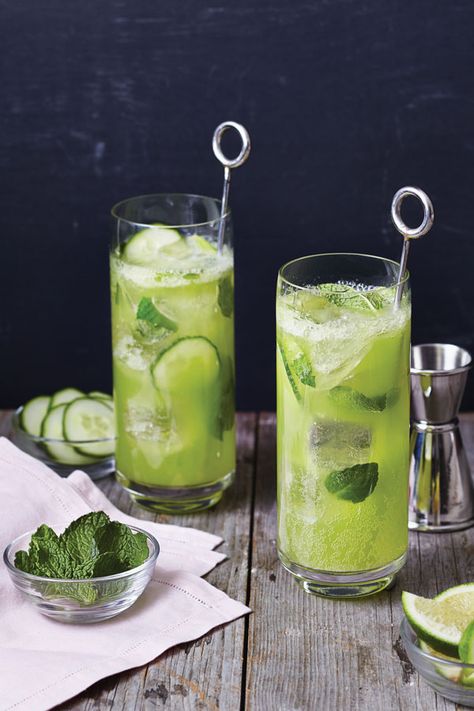 Cucumber Simple Syrup Recipe, Cucumber Simple Syrup, Simple Syrup Drinks, Mojito Recipes, Lemonade Sangria, Mint Syrup, Melon Soda, Mint Simple Syrup, Simple Syrup Recipes