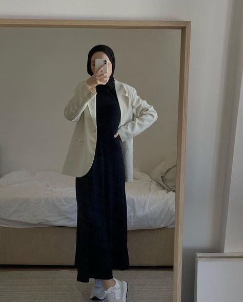 Outfits Muslim, Simple Style Outfits, Muslim Outfits Casual, Hijab Style Casual, Hijabi Fashion Casual, Fashion Top Outfits, Women Dresses Classy, Ootd Dress, Hijab Ootd