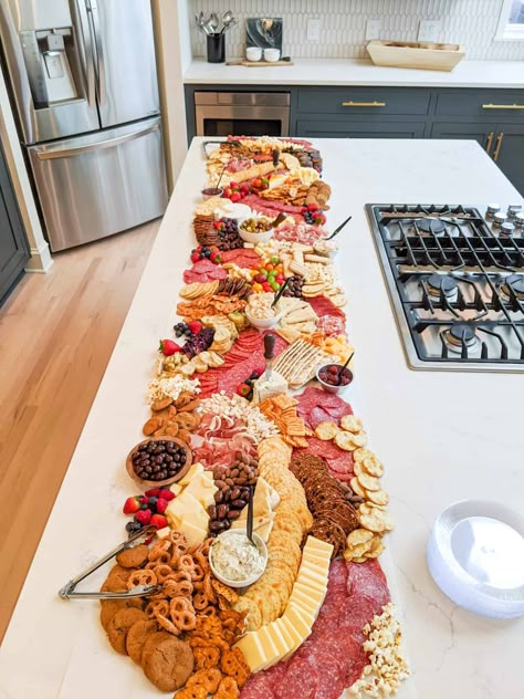 How to Make a Grazing Table for 40 People + PRINTABLE list Christmas Grazing Table, Grazing Table Ideas, Meat Ideas, Blue Cheese Stuffed Olives, Printable Grocery List, Charcuterie Inspiration, Grazing Table, Party Food Platters, Charcuterie And Cheese Board