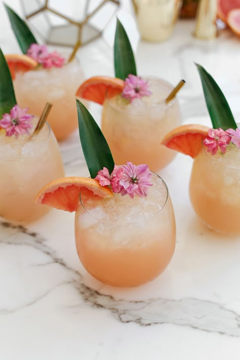 Happy Hour: Tropical Crush Cocktail! - Lulus.com Fashion Blog Wedding Drinks, Fiesta Tropical, Fancy Drinks, Tropical Drink, Pretty Drinks, Wedding Drink, Alcohol Drink Recipes, Wedding Cocktails, Alcohol Recipes