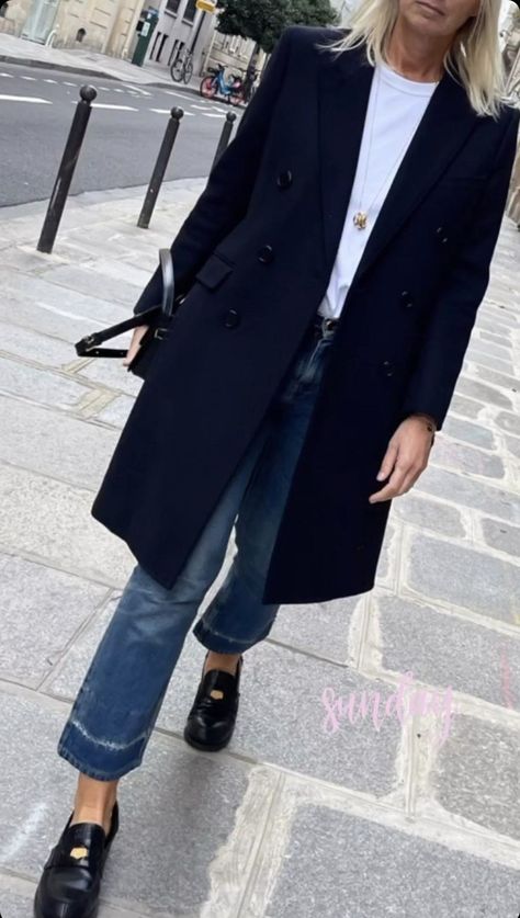 Street Style Celebrities, Simple Style Outfits, Stylish Outfits For Women Over 50, Mode Casual, Winter Mode, Casual Chic Style, Fashion Mistakes, Mode Inspiration, Winter Fashion Outfits