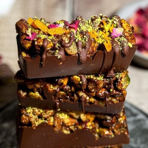 Healthy Baklava Chocolate Bars (Vegan/GF/Dairy-free) Chocolate Crunch, Carbohydrates Food, Mushroom Coffee, Dairy Free Dessert, Healthy Kitchen, Kebabs, Baking Tins, Chocolate Bars, Healthy Sweets