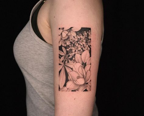 Rectangle Flower Tattoo, Black Rectangle Tattoo, Rectangle Tattoo, Square Tattoo, Botanical Tattoos, Colored Tattoo, Persian Painting, Back Tats, Coverup Tattoo