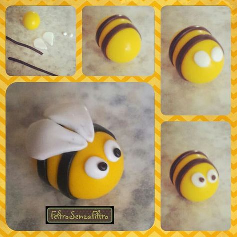 Tutorial: Bee  (Polymer Clay - Fimo - Cernit) https://www.facebook.com/MondoDiSisina https://www.etsy.com/it/shop/MondoSisina Bee Cupcakes, Crea Fimo, Diy Fimo, Fondant Animals, Tanah Liat, Polymer Clay Animals, Fondant Figures, Clay Figurine, Clay Animals