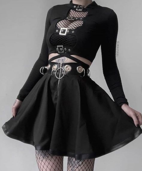 Cute Goth Outfits, Pjo Dr, Gothic Mode, Punk Style Outfits, Oc Inspo, Dark Outfits, Black Outfits, Clothing Designs, Pandora Style